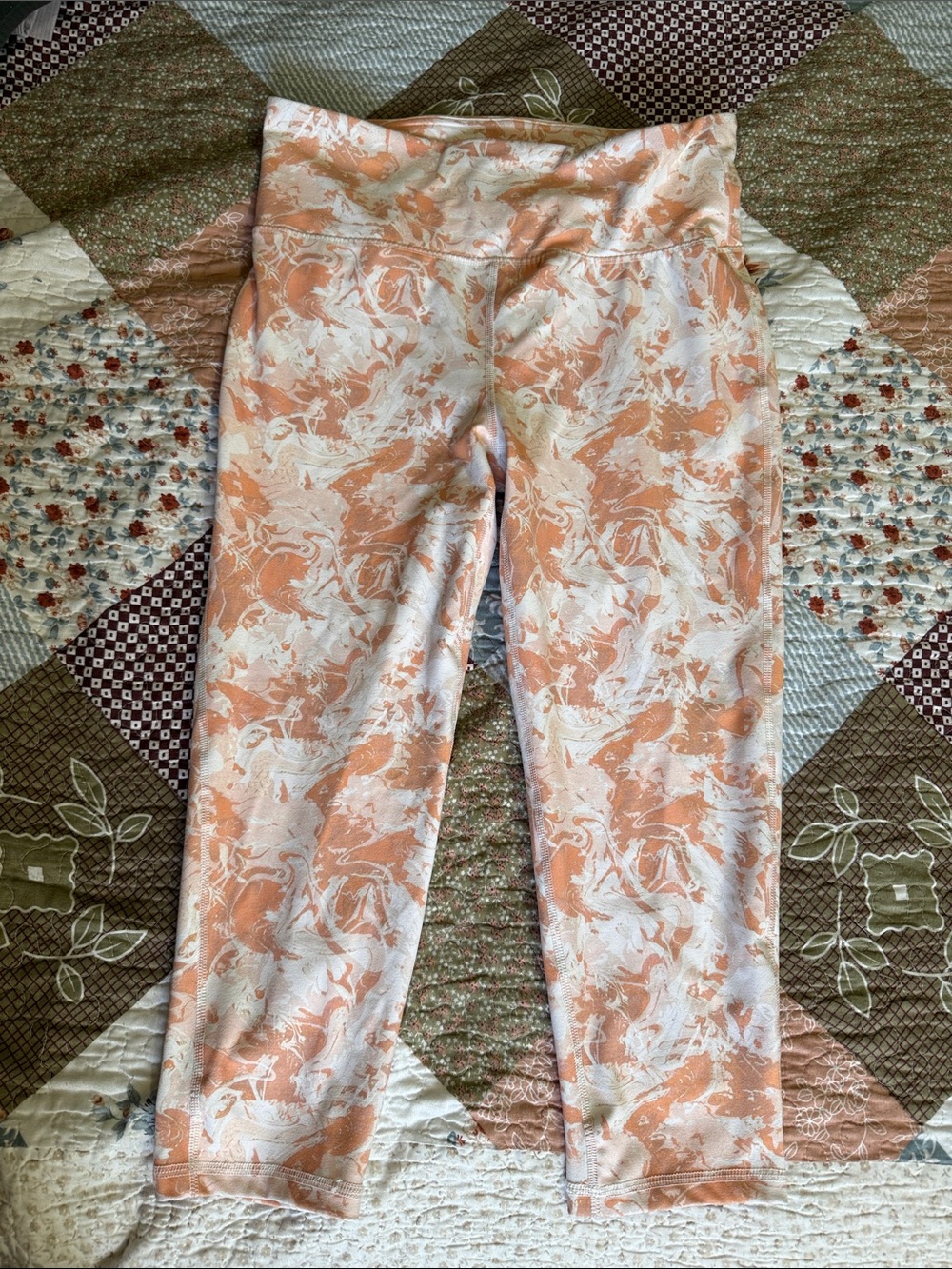 Mono B Peach and White Marble Cropped Leggings XL